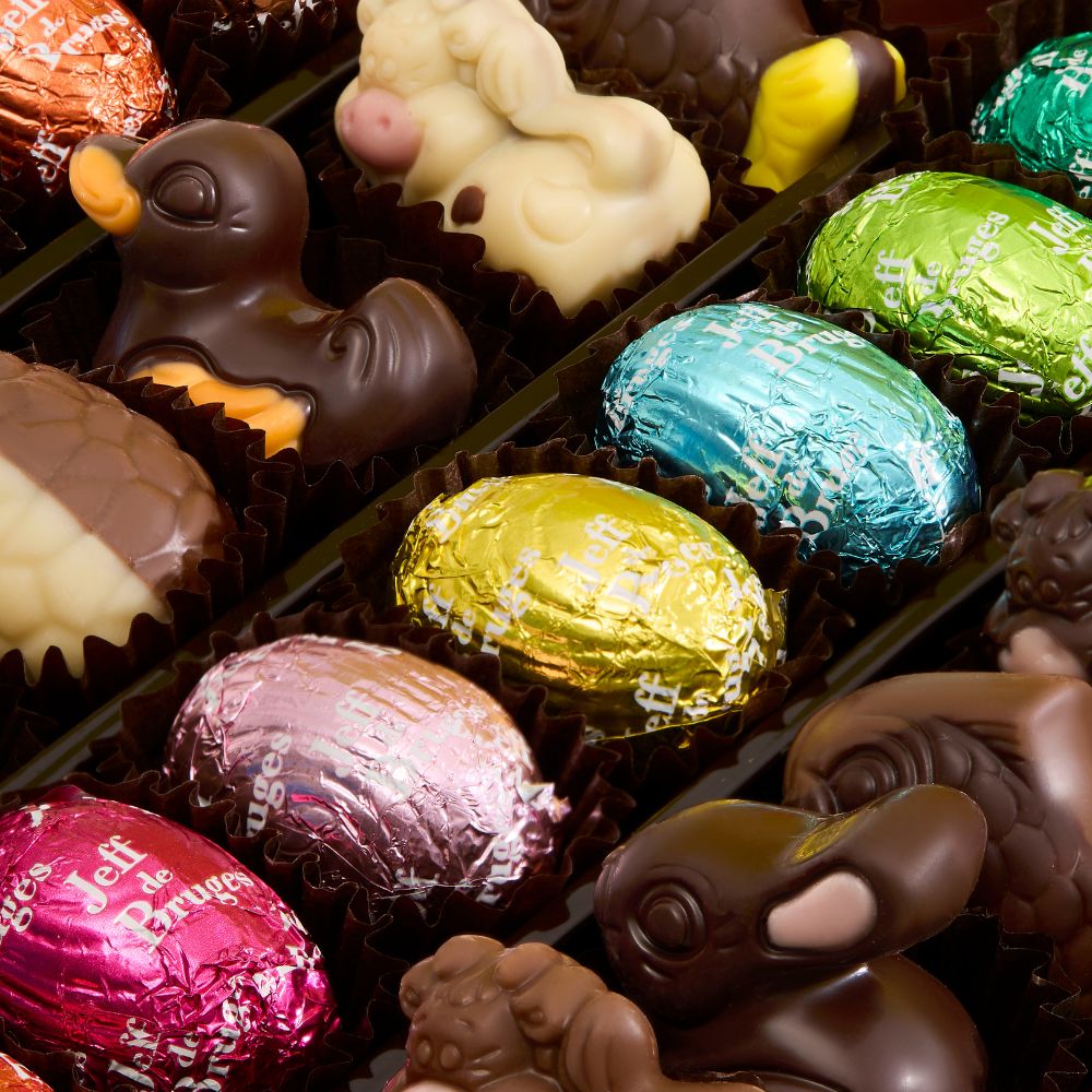 BOITE CARRÉE 23 CHOCOLATS PÂQUES FLEURS