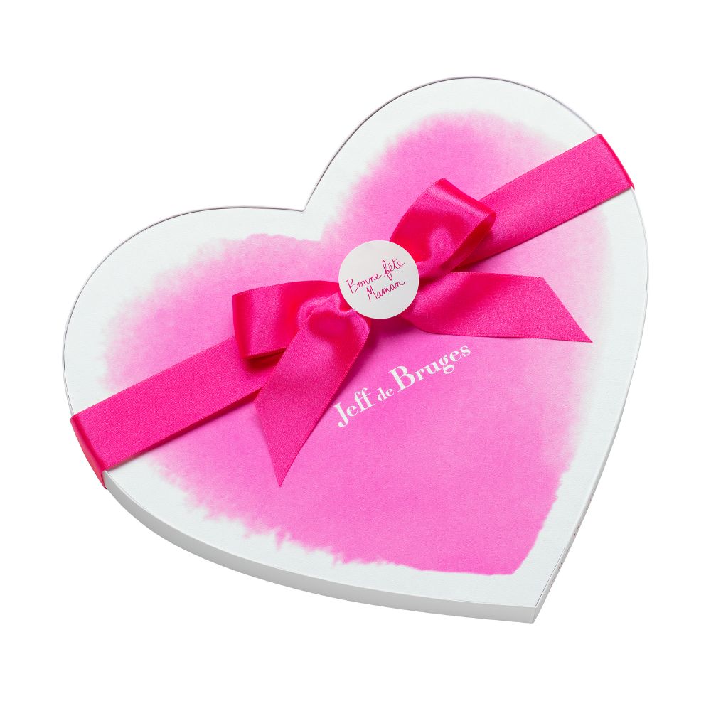 MOTHER'S DAY HEART BOX 26 CHOCOLATES AND A BAR