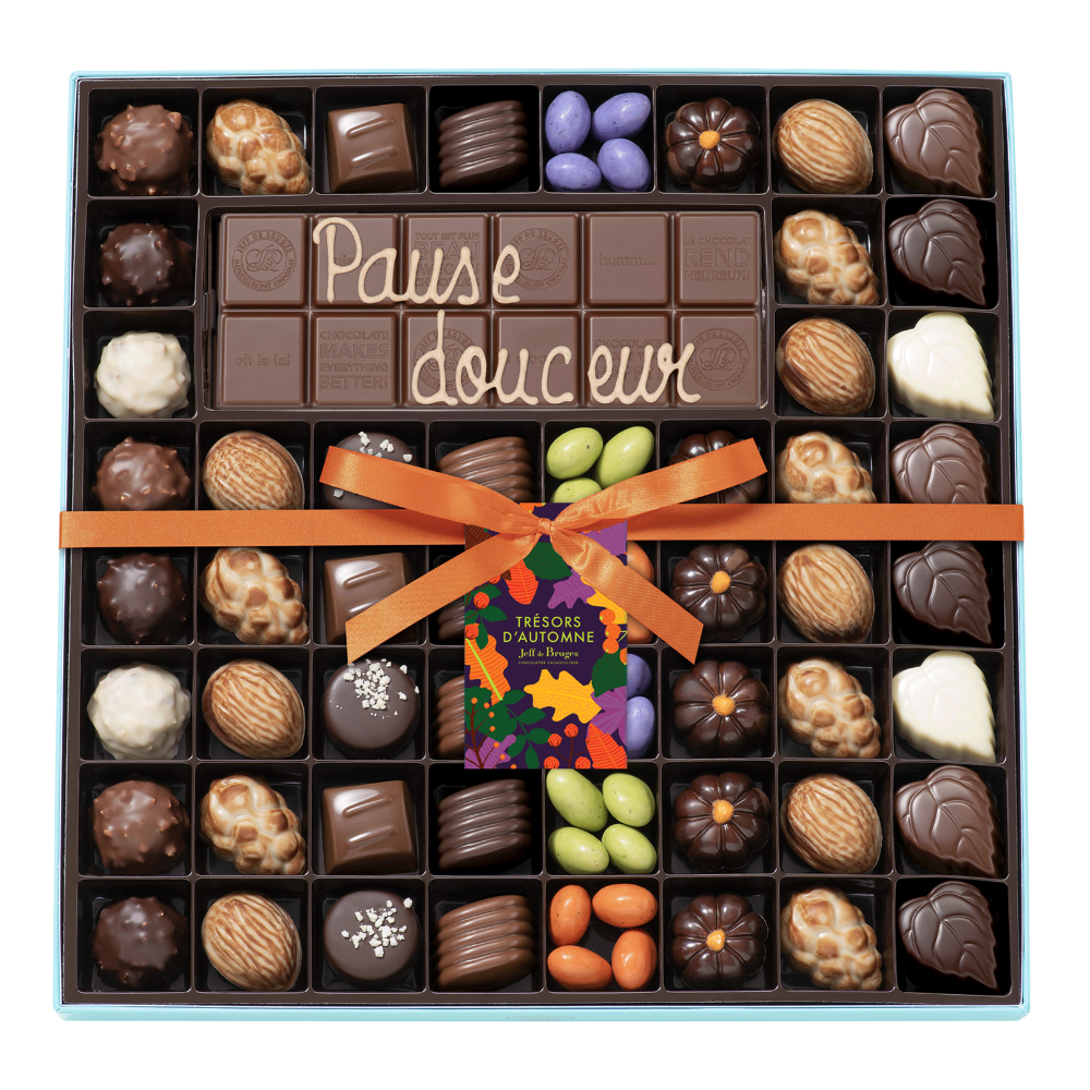 SPECIALTY BOX OF 54 AUTUMN CHOCOLATES AND CUSTOMIZABLE BAR