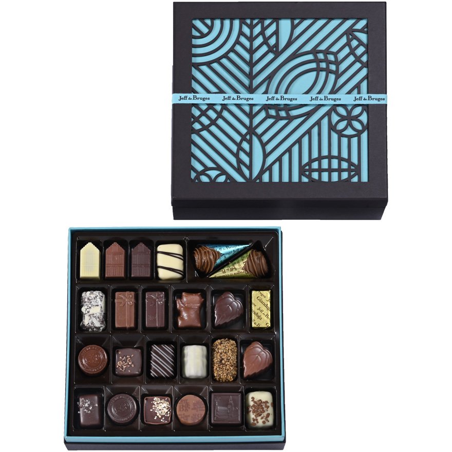 BOITE CARRÉE 605 G CHOCOLATS ASSORTIS