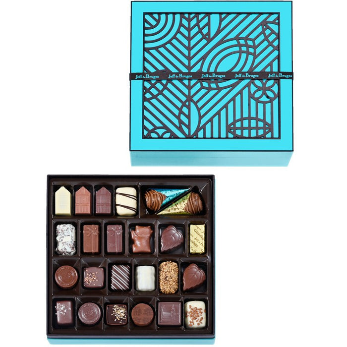 BOITE CARRÉE 605 G CHOCOLATS ASSORTIS