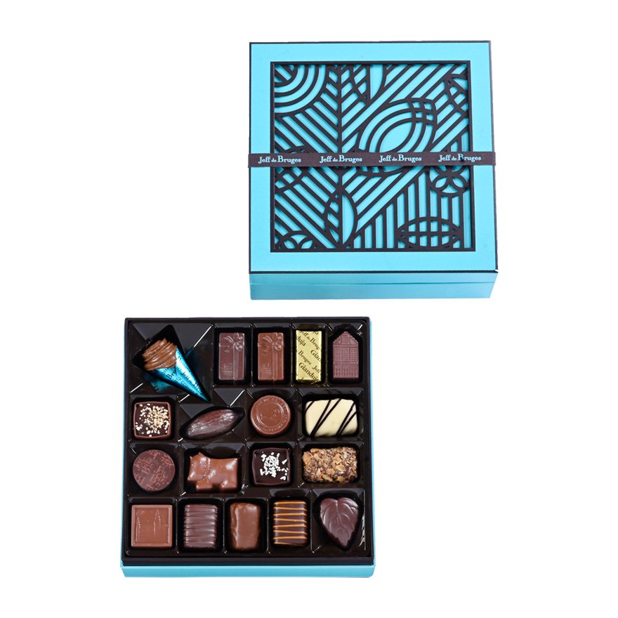 SQUARE BOX 454 G ASSORTED CHOCOLATES